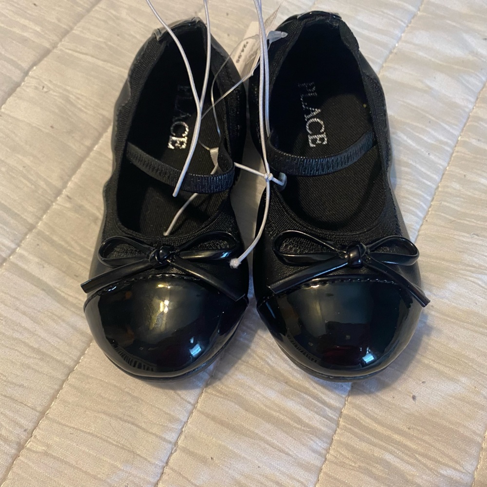 NWT size 6 Mary Janes toddler.